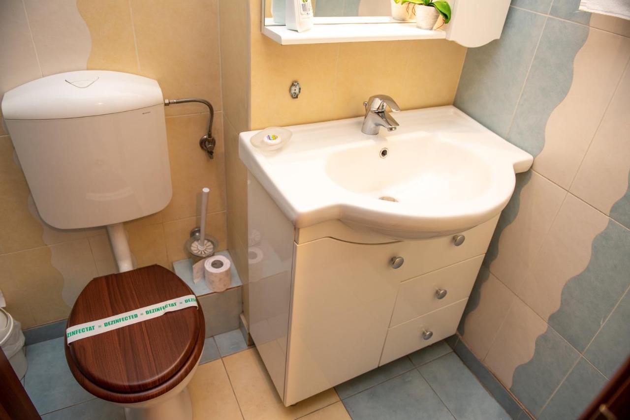 Classic Apartment Near The City Center Cluj-Napoca Eksteriør bilde